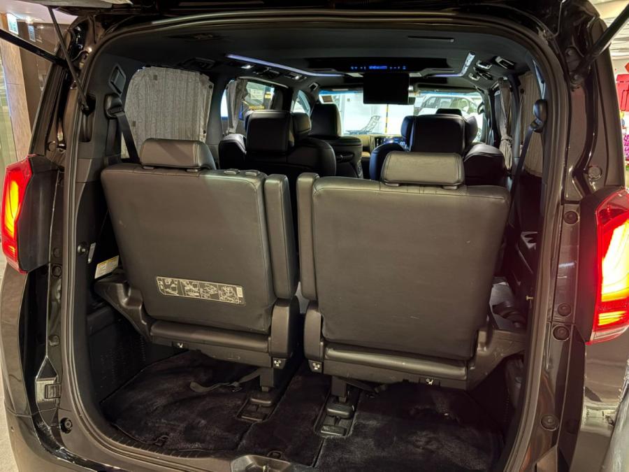 Alphard 3.5 Executive Lounge - Image 6